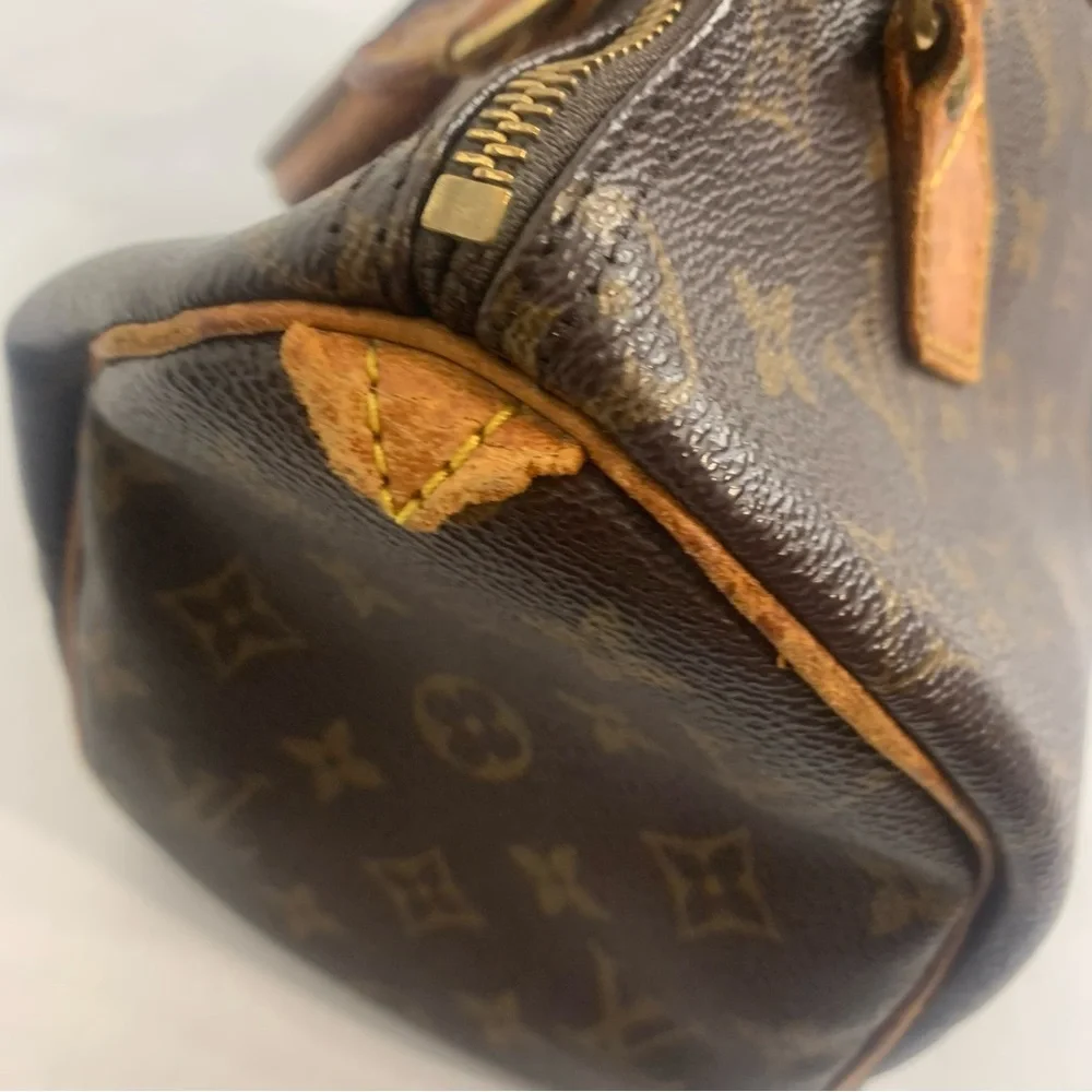 Louis Vuitton Monogram Speedy 25 Bag - Picture 9 of 16